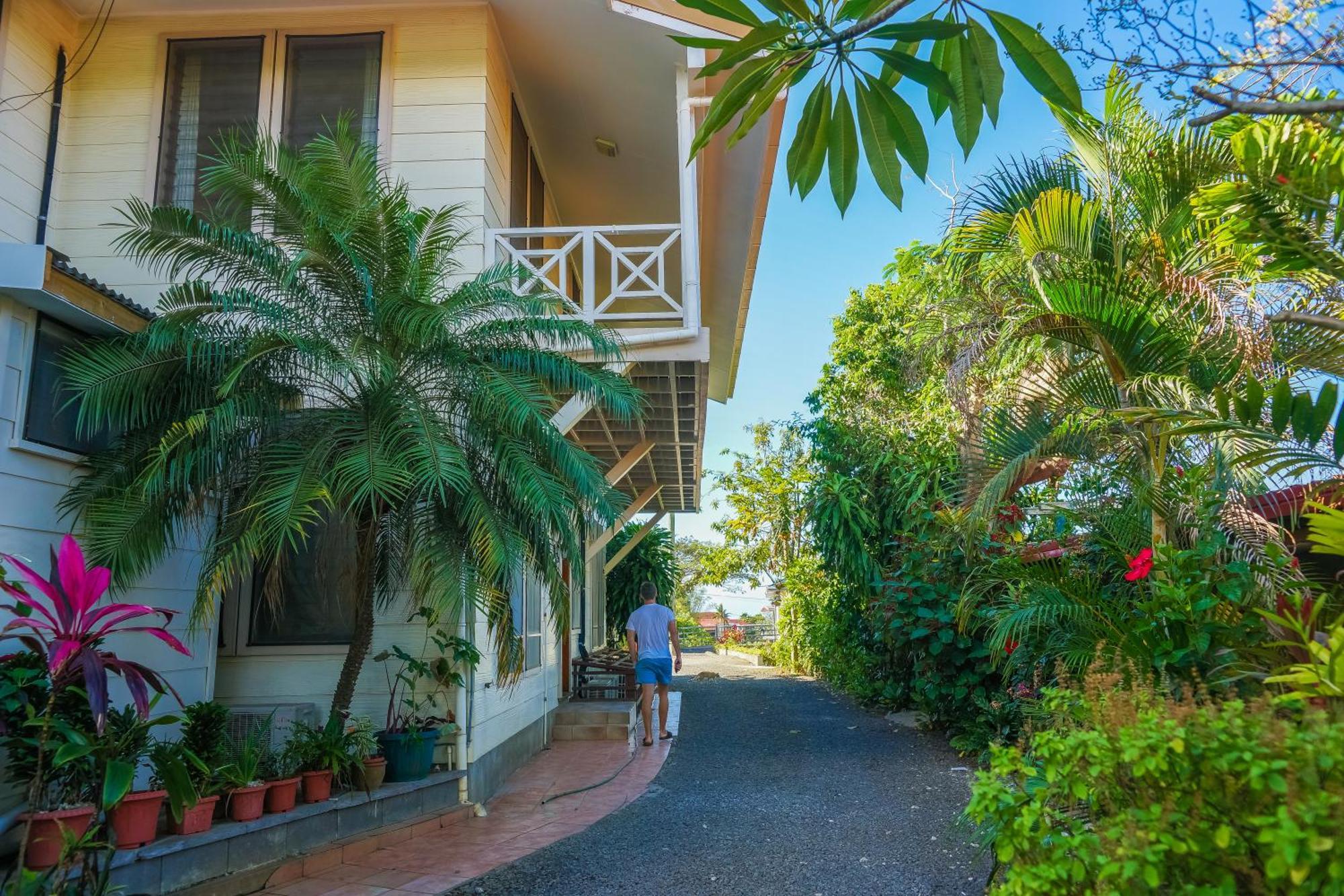 Lynn'S Getaway Hotel Apia Bagian luar foto