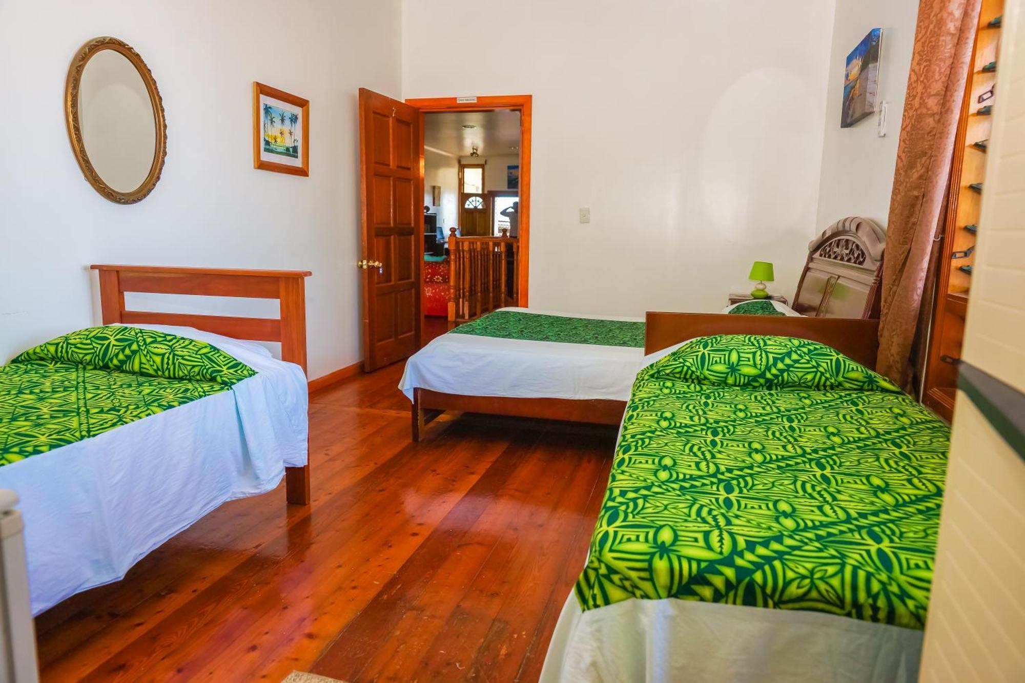 Lynn'S Getaway Hotel Apia Bagian luar foto