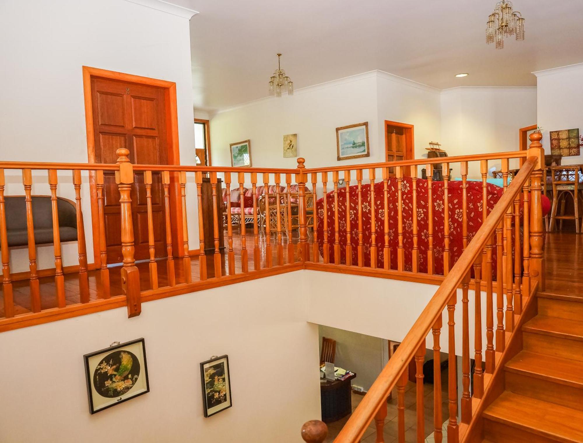 Lynn'S Getaway Hotel Apia Bagian luar foto